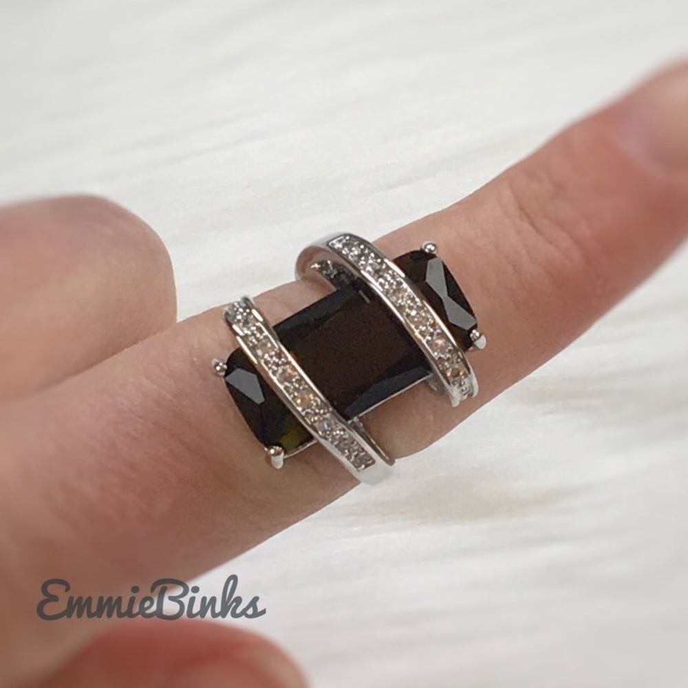 New 925 Radiant Emerald Cubic Zirconia Tension Swirl Statement Ring - Picture 14 of 16